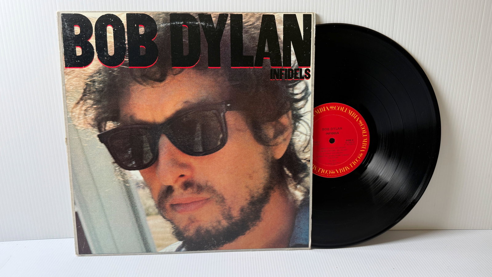 BOB DYLAN - INFIDELS: BOB DYLAN - INFIDELS ($10)