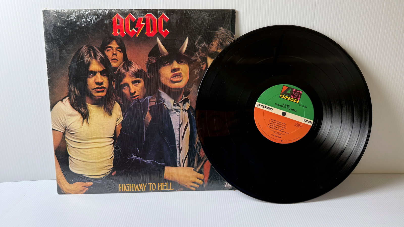 HIGHWAY TO HELL - AC/DC (1 of 1)