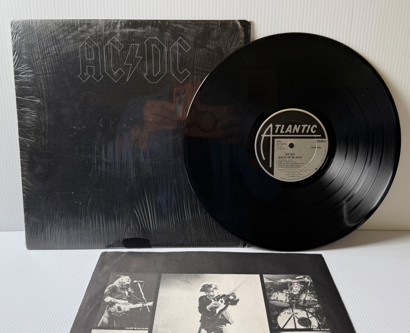 AC/DC - BACK IN BLACK: AC/DC - BACK IN BLACK ($30)