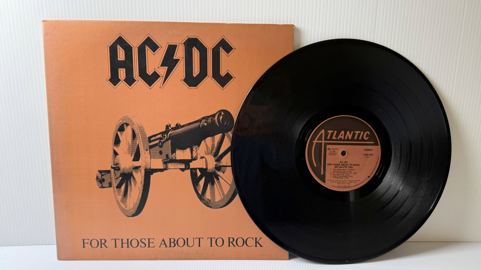 AC/DC - FOR THOSE ABOUT TO ROCK: AC/DC - FOR THOSE ABOUT TO ROCK ($40)