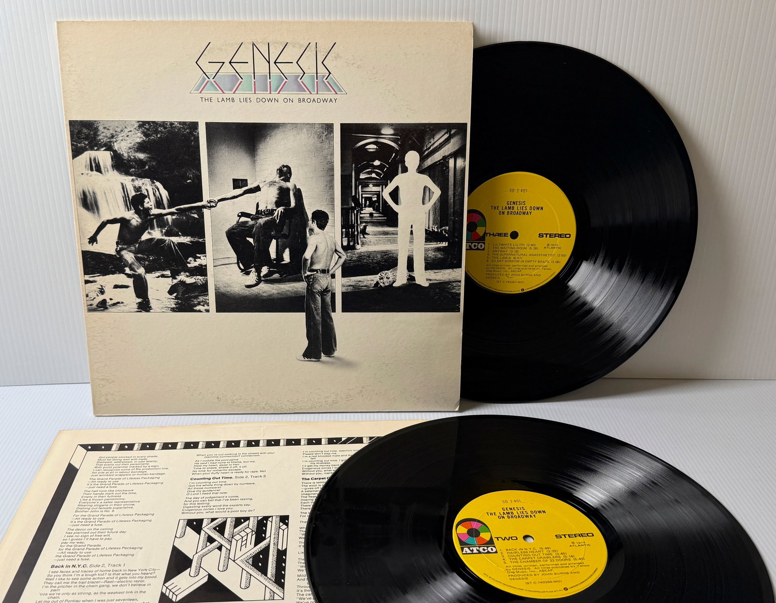 GENESIS - THE LAMB LIES DOWN ON BROADWAY: GENESIS - THE LAMB LIES DOWN ON BROADWAY ($15-$44) ATCO Records - SD 2-401
