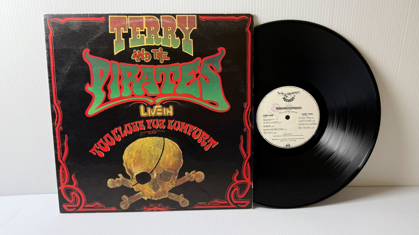 TERRY AND THE PIRATES - TO CLOSE FOR COMFORT: TERRY AND THE PIRATES - LIVE IN TO CLOSE FOR COMFORT ($22-$67)