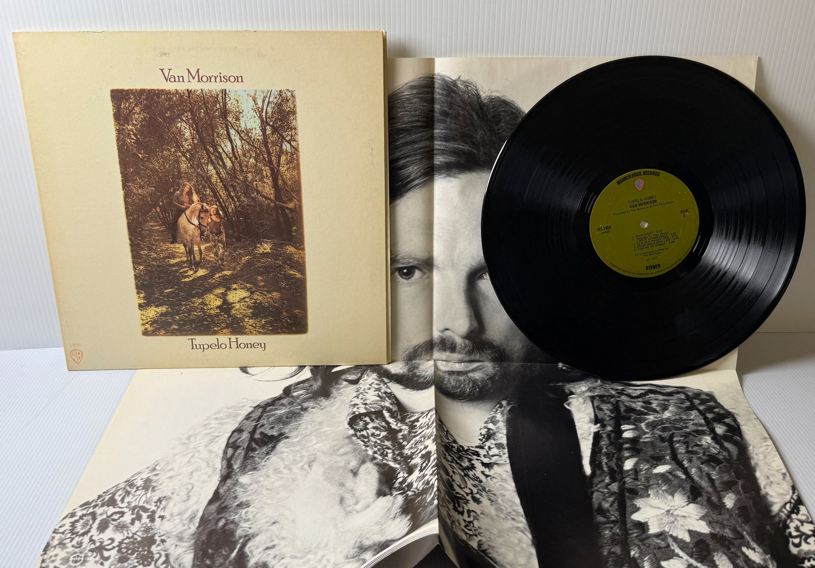 VAN MORRISON - TUPELO HONEY - WITH POSTER: VAN MORRISON - TUPELO HONEY - WITH POSTER ($20-$38)