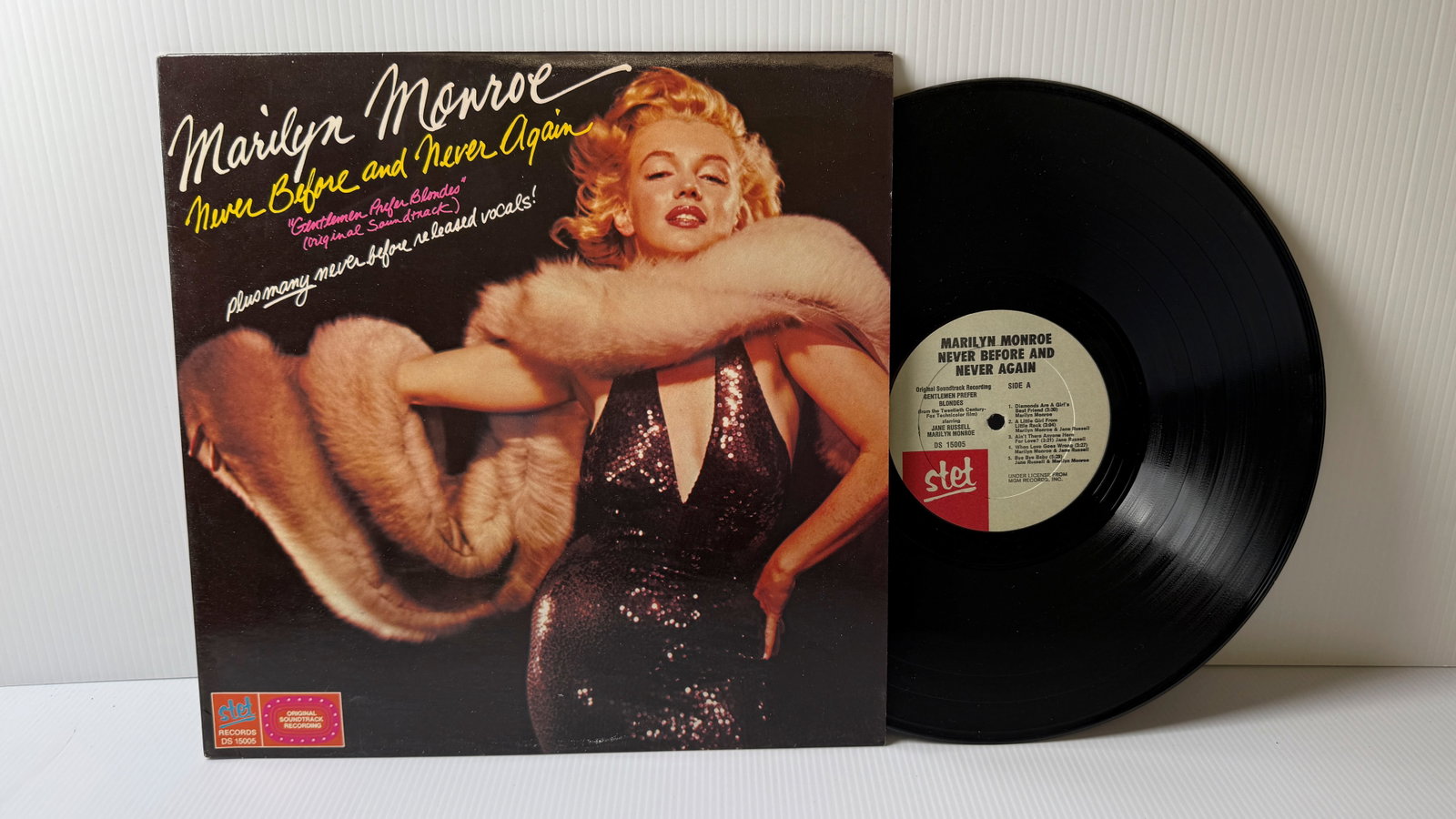 MARILYN MONROE - NEVER BEFORE AND NEVER AGAIN: MARILYN MONROE - NEVER BEFORE AND NEVER AGAIN ($7-$25)