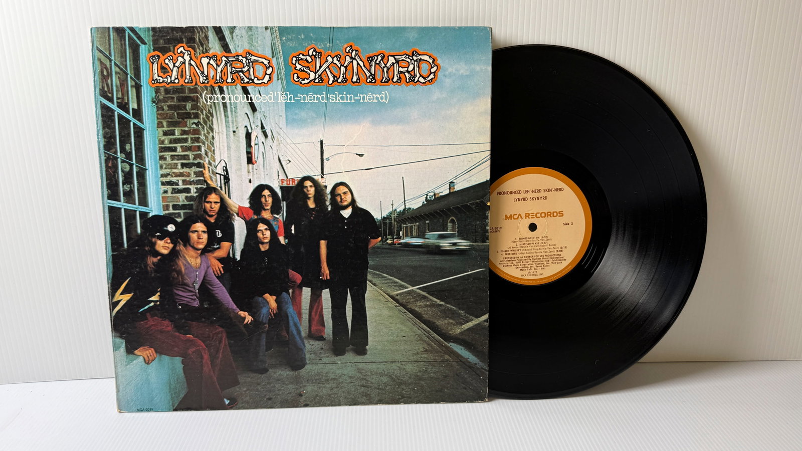 LYNYRD SKYNYRD - PRONOUNCED LEH-NERD SKIN-NERD: LYNYRD SKYNYRD - PRONOUNCED LEH-NERD SKIN-NERD ($25)