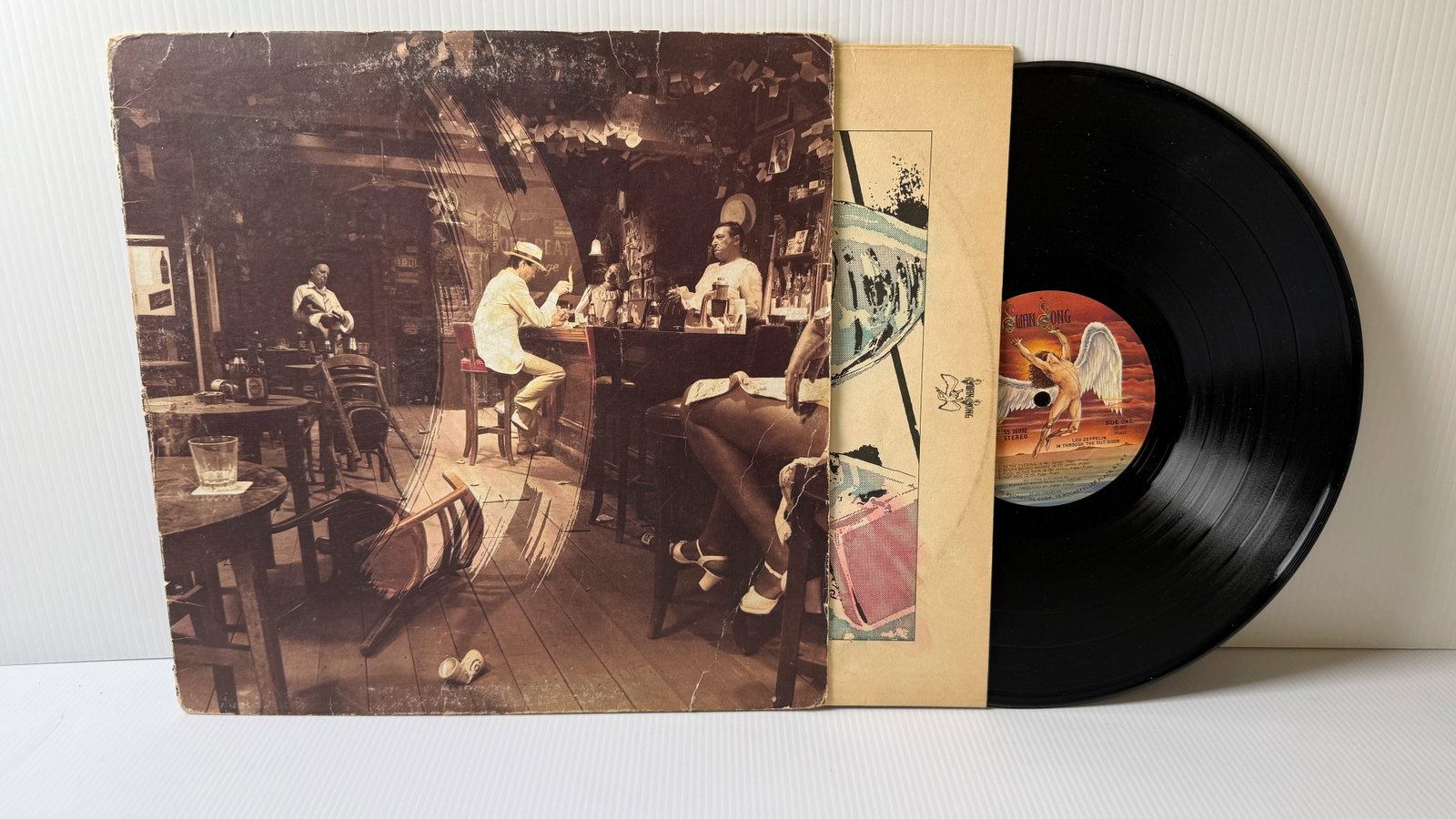 LED ZEPPELIN - IN THROUGH THE OUT DOOR (1 of 3)
