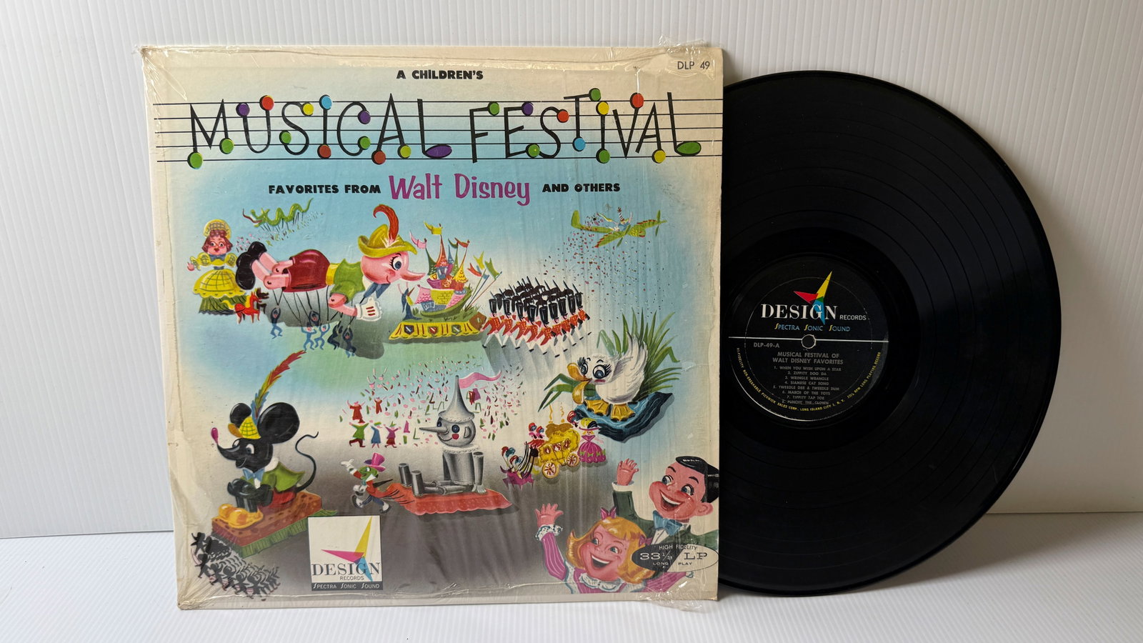 WALT DISNEY - MUSICAL FESTIVAL: WALT DISNEY - MUSICAL FESTIVAL. WITH SHRINK. MUSICAL FESTIVAL OF WALT DISNEY FAVORITES. Warren Vincent With The Cricketones. 1957 MONO ($10)