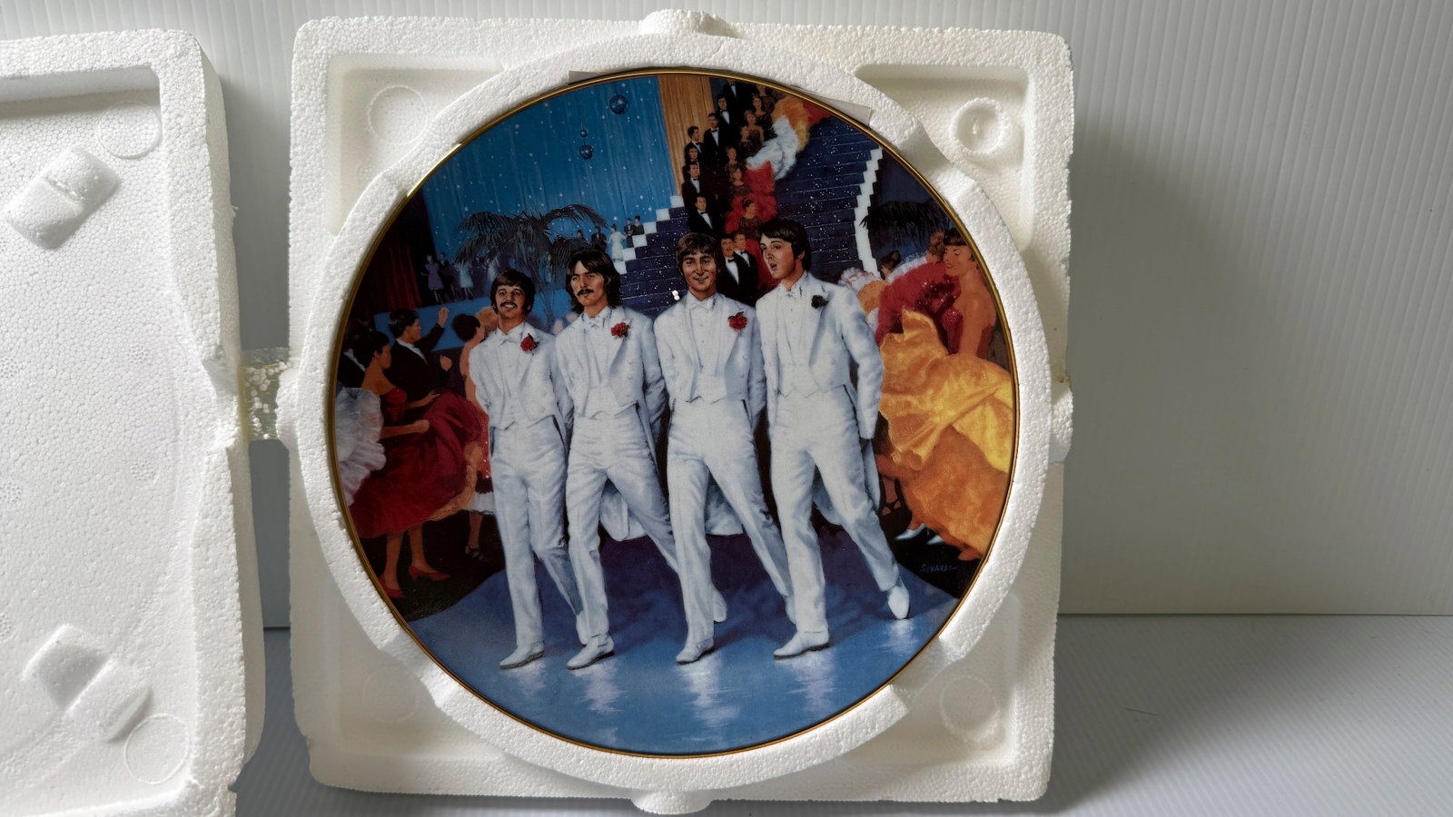 BEATLES PLATE - Delphi - MAGICAL MYSTERY TOUR - #3: BEATLES PLATE - Delphi - MAGICAL MYSTERY TOUR - #3. ($50-$75). BEATLES PLATE - Delphi - MAGICAL MYSTERY TOUR. Plate #3 in the series.