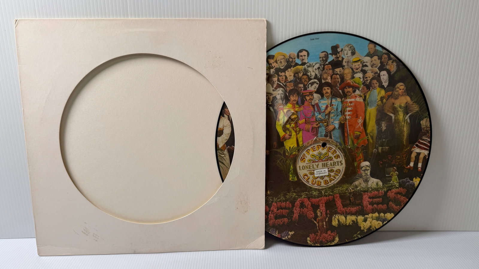 SGT. PEPPERS - PICTURE DISC - GERMANY IMPORT: SGT. PEPPERS - PICTURE DISC - GERMANY IMPORT. NM. ($35-$70)