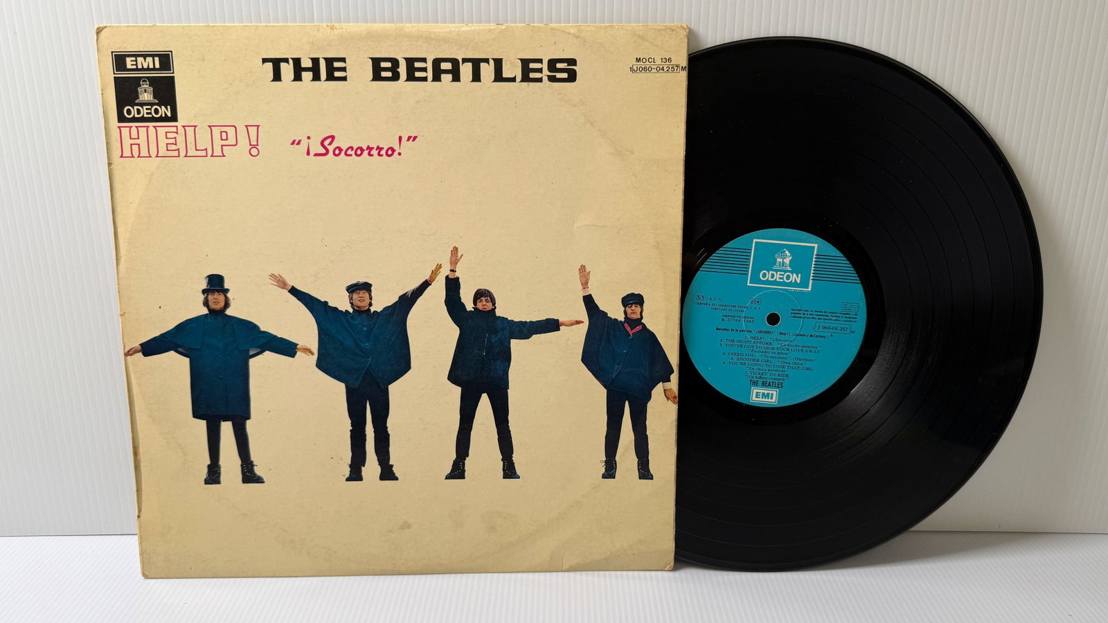 HELP! - REISSUE - SPAIN - 1974 - REISSUE - MONO: HELP! - REISSUE - SPAIN - 1974 - REISSUE - MONO. ($23-$35).