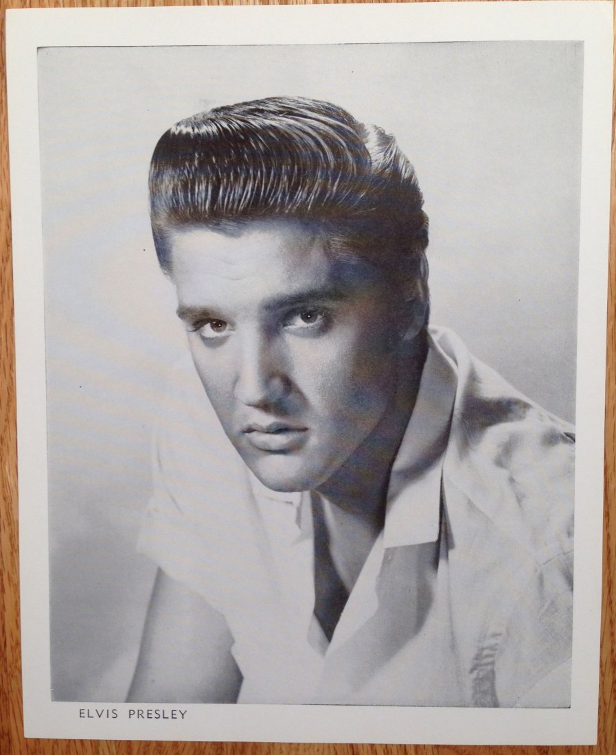 Elvis Presley Press Photo: Elvis Presley Press Photo 1960-1963 Elvis Presley Press Photo. Unsigned. Mint condition.