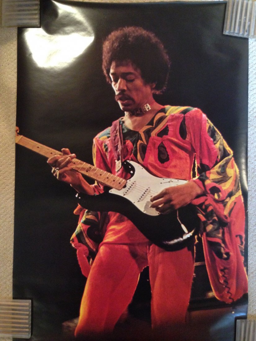 JIMI HENDRIX - 1973: JIMI HENDRIX - 1973. JIMI IN RED. MINERVA POSTERS