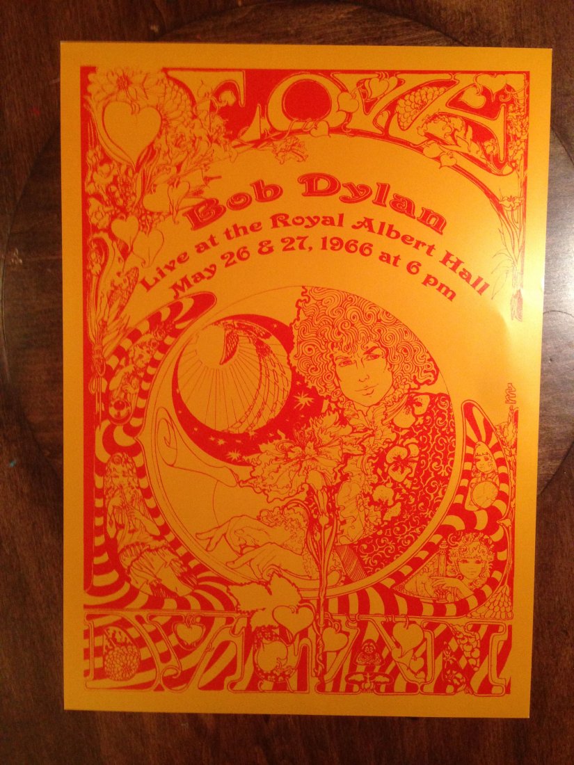 BOB DYLAN LIVE AT ROYAL HALL - SIGNED !: BOB DYLAN LIVE AT ROYAL HALL - SIGNED BY ARTIST BOB MASSE. SPECIAL EDITION GOLD VERSION.