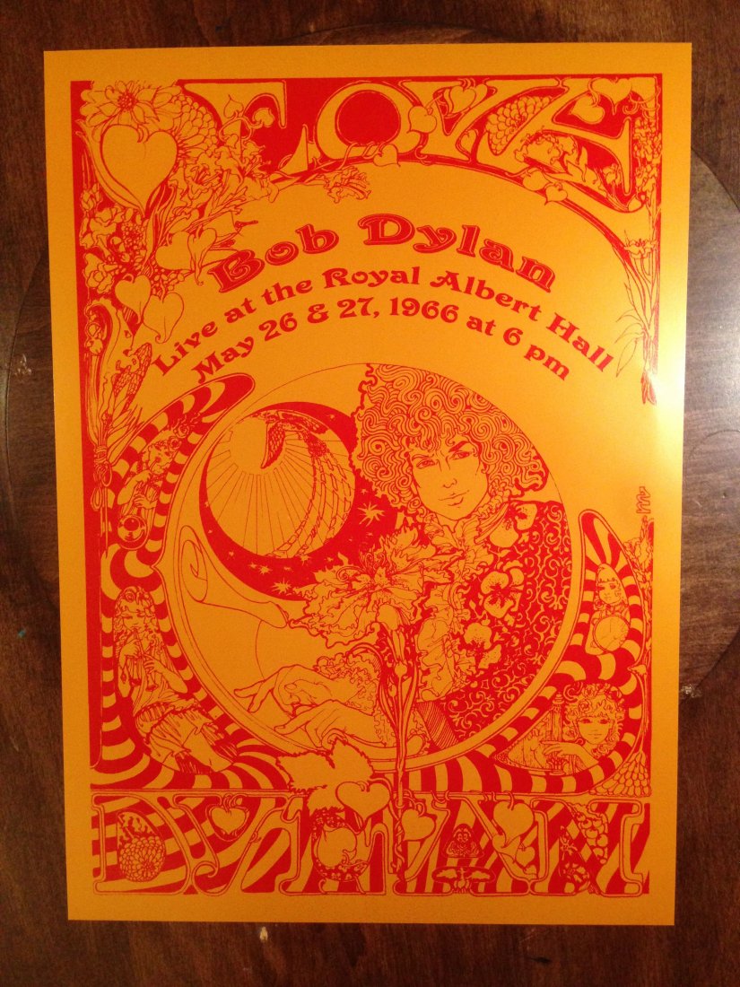 BOB DYLAN LIVE AT ROYAL HALL - SIGNED !: BOB DYLAN LIVE AT ROYAL HALL - SIGNED ! SPECIAL GOLD EDITION. SIGNED BY ARTIST BOB MASSE.