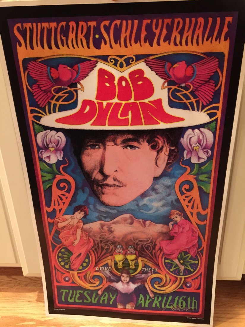 BOB DYLAN - STUTTGART - Signed by artist: BOB DYLAN - STUTTGART - Signed by artist Bob Masse ! This item is a comemorative piece, and was not used to promote the original event. This poster was produced on the finest poster paper stock. It is
