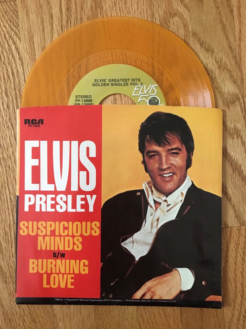 ELVIS PRESLEY 42rpm RECORD - SUSPICIOUS MINDS (1 of 1)