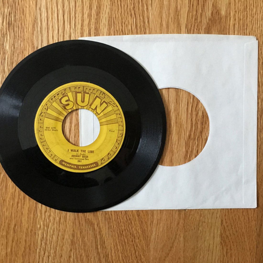 SUN RECORDING STUDIO - JOHNNY CASH - I WALK THE LINE ! (1 of 1)