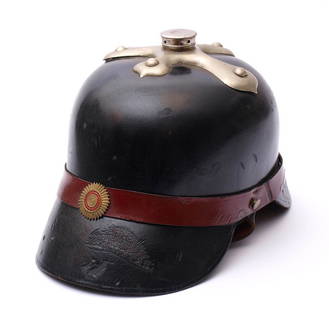 Feuerwehrhelm, Baden, um 1900: Mit Kreuzblatt.