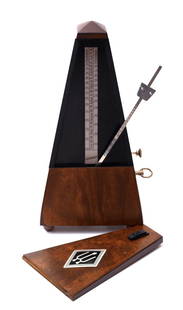 Metronom: Pyramidenförmiger Holzkasten. Intakt. H.21cm.