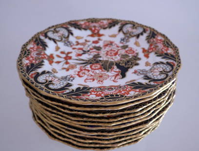 ROYAL CROWN DERBY 11 x Kings Pattern 383 Imari Plates: ROYAL CROWN DERBY 11 x Kings Pattern 383 Imari PlatesROYAL CROWN DERBY 11 X KINGS PATTERN 383 - 9" PLATESThese plates are all in very good condition, measures 9" and date to the turn of the C20th.