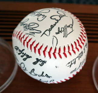 TORONTO BLUE JAYS Facsimile Souvenir Signed Baseball: This facsimile team-signed, souvenir baseball is for the Toronto Blue Jays 1992 season.