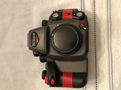 NIKON Nikonos II Underwater Camera System With Lens & Case Near Mint Condition!: Selling this complete Nikon underwater camera system that was previously owned by a scuba diving instructor that died in a car accident. All pieces in this camera system appear to be in mint condition