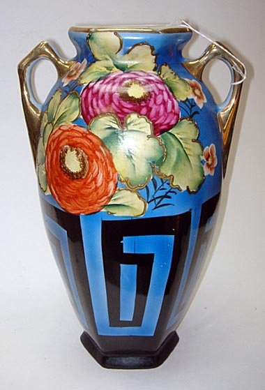 Large 13" Royal Nippon Greek Key Vase 1906: ROYAL NIPPON ARTS & CRAFTS VASE (1906-1920) This superb vase is in very good condition. The hand painting is intact and vibrant, slight loss of gilt as usual, a little flecked within the glaze. The Gr