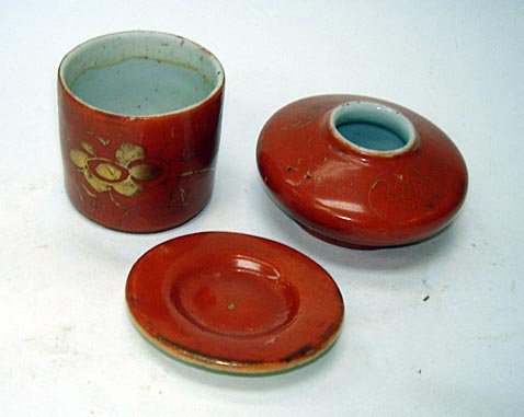 Japanese 3 x Piece Brush Set ca1900 With Seal: A JAPANESE BRUSH POT SET DATING TO ca1900 This set is in very good condition, gilt decoration a little rubbed, seal on base intact. The pot measure 2" in height, the water vase 2.5" x 1", and the mixi