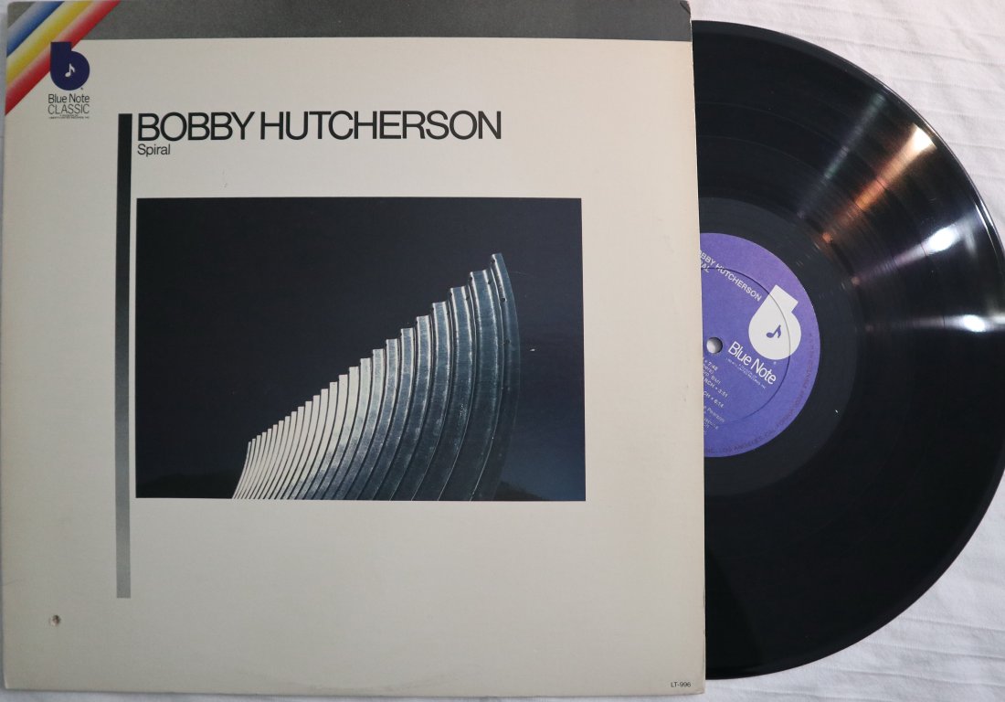 BOBBY HUTCHERSON Spiral Vinyl LP 1979 Scarce US Jazz NM-/VG+: Bobby Hutcherson ?– SpiralLabel: Blue Note ?– LT-996Series: Blue Note Classic –Format: Vinyl, LP, AlbumCountry: USReleased: 1979Genre: JazzStyle: Post BopCondition: NM-/VG+ A lovely copy showing