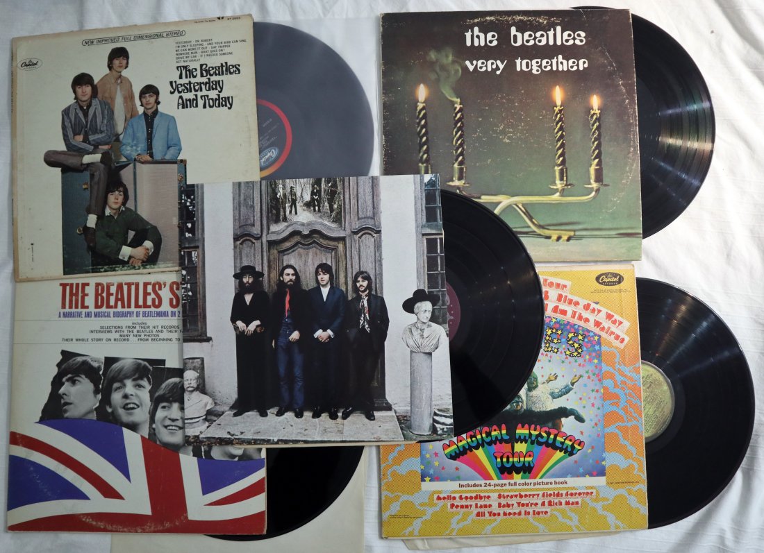 Collection 5 x BEATLES Albums Magical Mystery Yesterday & Today etc.: These 5 x albums are in VG to NM- condition and are all early issues.