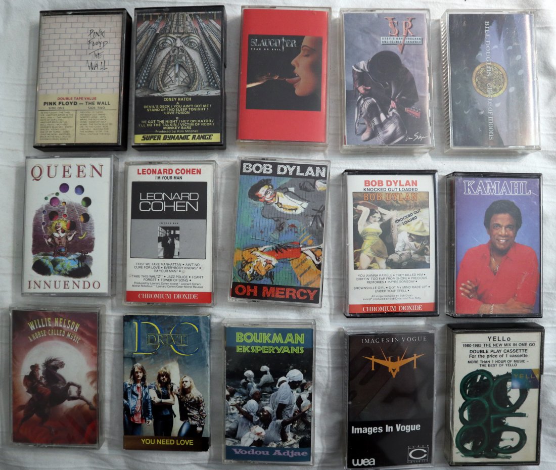15 X Pre Recorded Cassette Tapes Pink Floyd / Queen / Dylan / SRV / Cohen etc.: These tapes are all in original boxes and in very good condition.