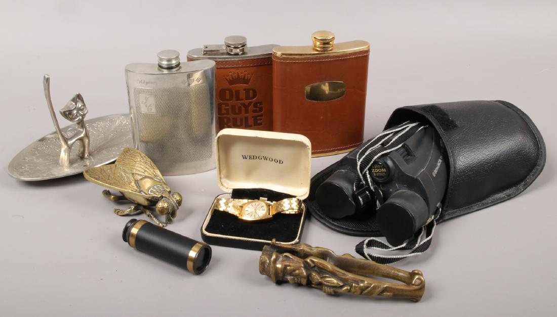 A small group of collectables to include ladies Bulova (1 of 1)