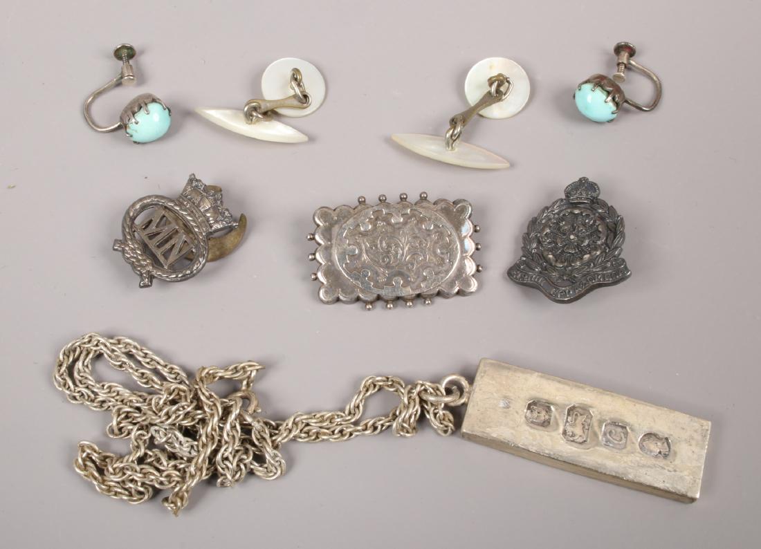 An oriental corkwork jewellery box and contents of (1 of 1)