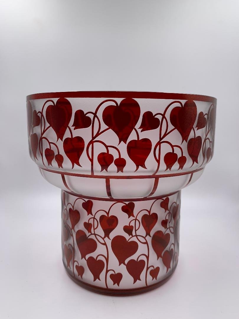 Josef Hoffmann Art Deco Glass Vase H: 6.5" Very Rare: Shipping in USA $ 30.The Wiener Werkstatte (Vienna Workshop), established in 1903 by Koloman Moser and Josef Hoffmann, was a production community of visual artists in Vienna, Austria bringing together