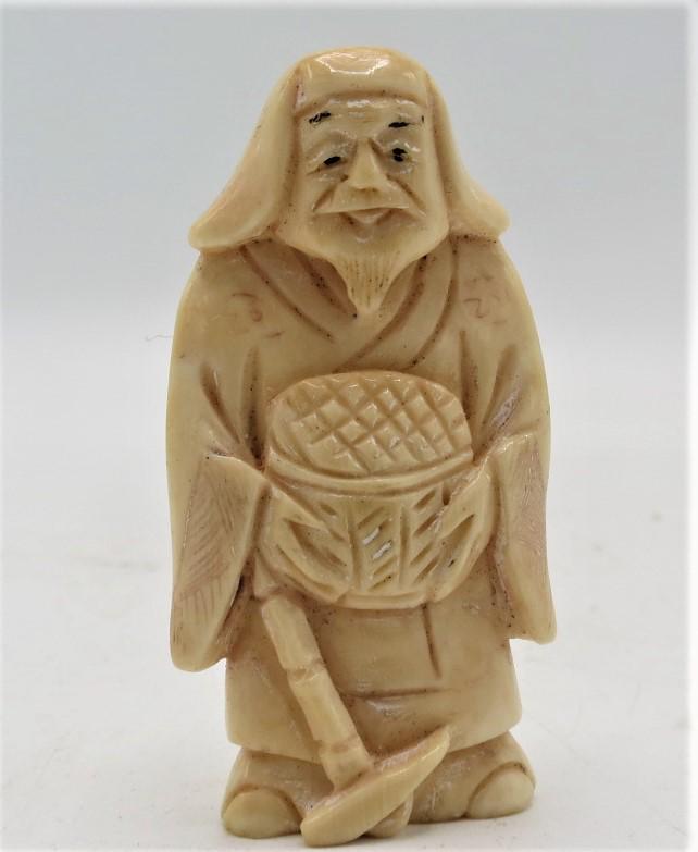 Japanese Netsuke Nice Carving H: 2": Shipping in USA $ 10.