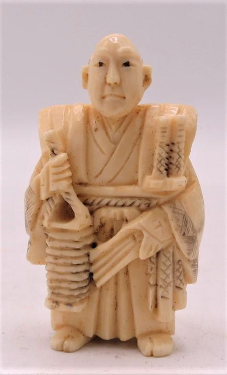 Japanese Netsuke Nice Carving H: 2": Shipping in USA $ 10.