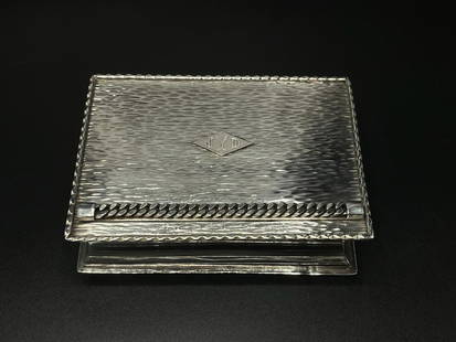 Jean Despres Art Deco Box 5" x 1.3" x 3" France: Shipping in USA $ 40. Jean Despres was a French jewelry maker and designer best known for his intricate Art Deco jewelry made from semi-precious stones, machine parts, and enamel. Despres' aesthetics