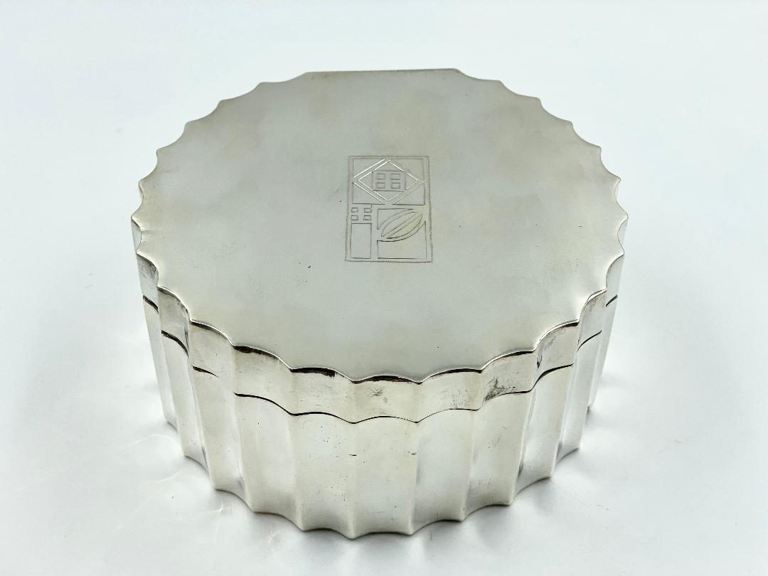 Josef Hofmann Art Deco Box H: 2.5" Diam: 5" Austria (1 of 8)