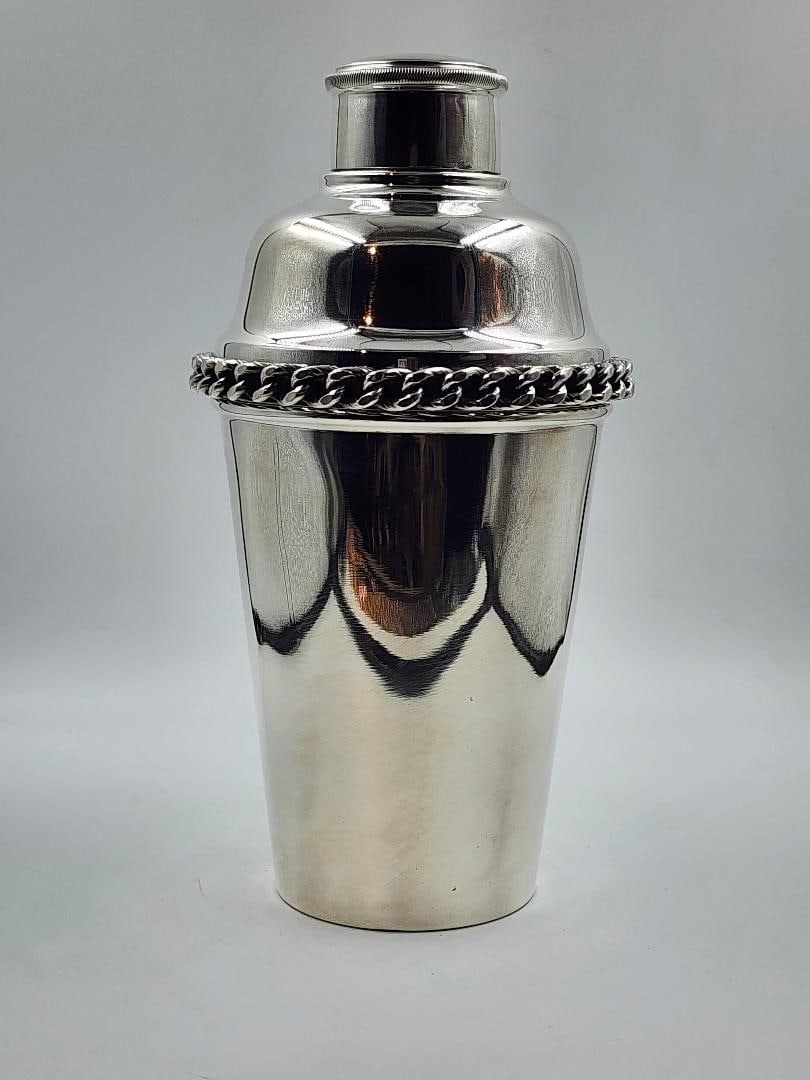 Jean Despres Art Deco Cocktail Shaker H: 9" France: Shipping in USA $ 55. Jean Despres was a French jewelry maker and designer best known for his intricate Art Deco jewelry made from semi-precious stones, machine parts, and enamel. Despres' aesthetics