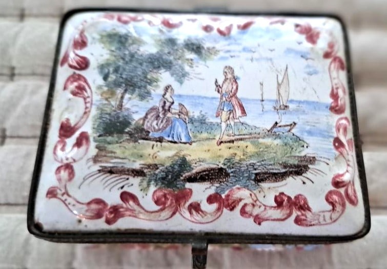 Enamel Pill Box Excellent H: 1.5" W: 3.5" D: 3" France: Shipping in USA $ 25.