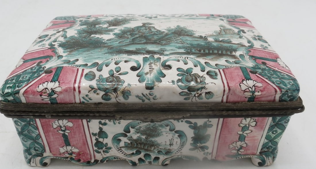 Antique Majolica Jewelry Box H: 3" W: 7" D: 5": Shipping in USA $ 45.