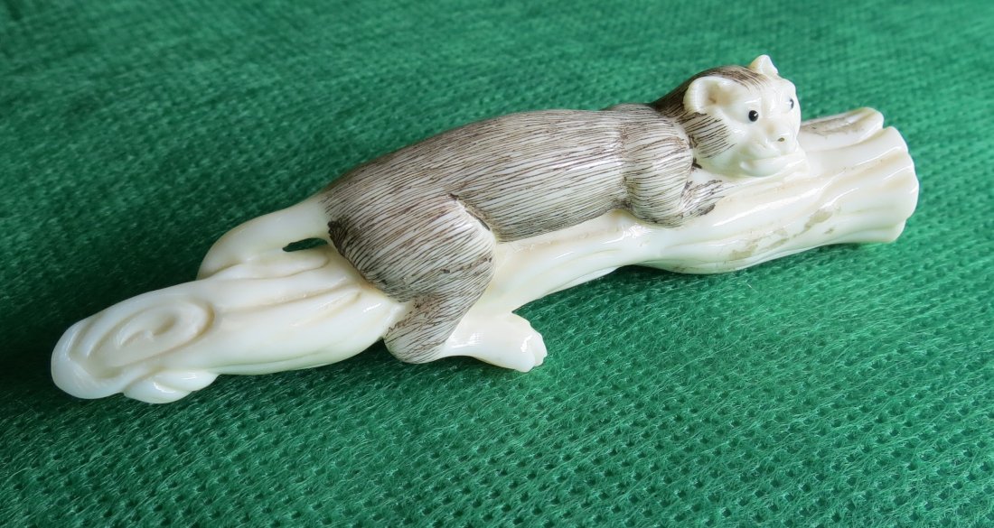 Ivory Netsuke, Monkey: Est. Shipping = $ 10 to U.S