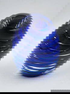 Querandi Art Deco Glass Paperweight H: 4.2" Diam: 3" Argentina: Shipping in - House available. Querandi was an Argentine glassmaker whose glass quality was comparable to that of the leading European brands of the time.It manufactured for Ilum and had its own artis