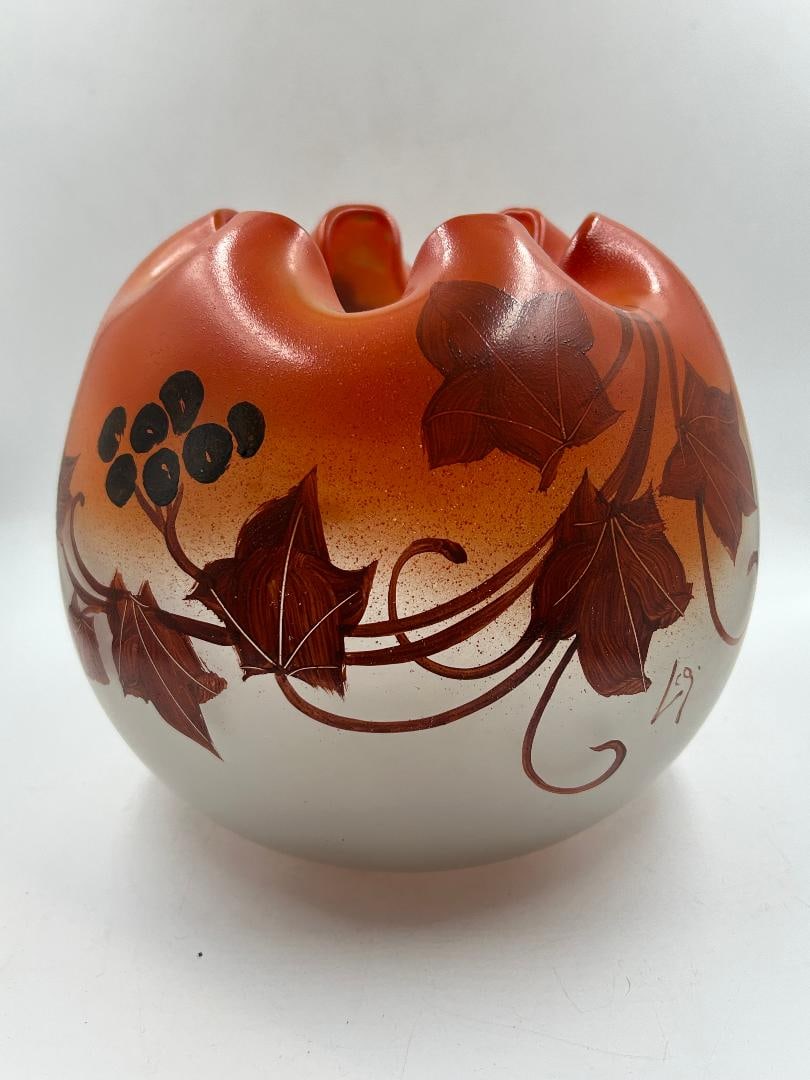 Legras Art Deco Glass Vase France H: 7.8" Diam: 6.2": Shipping in - House available. Legras glass is among the great French glassmakers, producing everything from absinthe flasks to exquisite cameo glass and enamelled Monjoye glassCondition