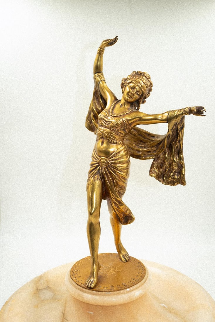 Dore Vienna Bronze Figure of Dancer with Marble Base H: 9.6" Austria: Shipping in - House available