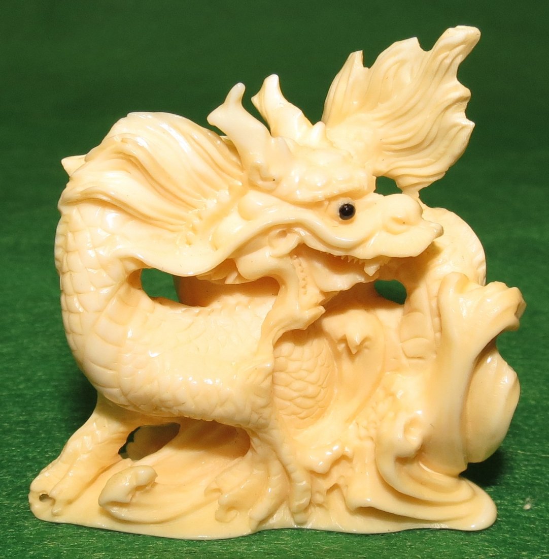 Ivory Netsuke, Dragon, signed .: Est. Shipping = $ 10 to U.S