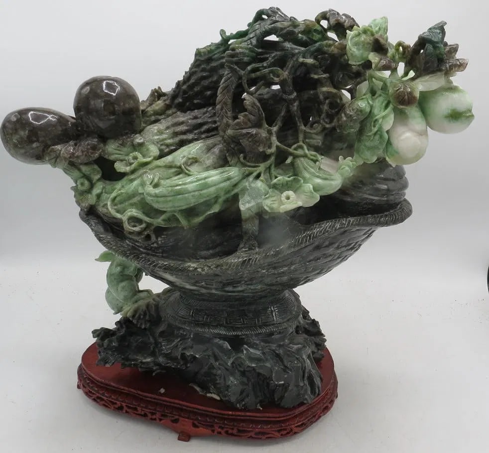 Magnificent Hand Carved Green Jade Sculpture H: 14" W: 13" D: 8" (1 of 7)