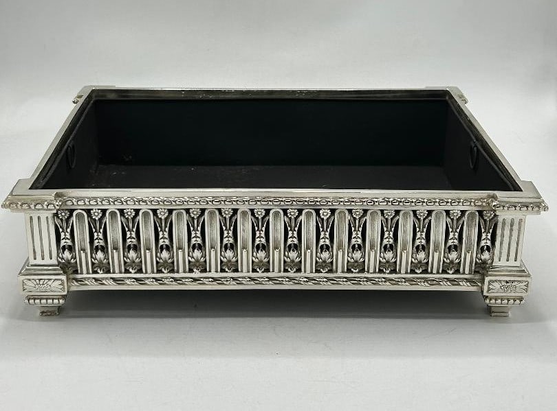 Christofle Jardiniere/ Centerpiece H: 4.2" W: 15.3" D: 10.4" France: Shipping in - House available. Christofle Magnificent Large Silverplated Jardiniere Art Nouveau with Cherubs. Christofle is a goldsmith and tableware company, founded in Paris in 1830 by Charles Chris