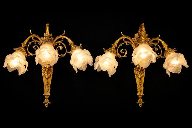 Antique Pair of Dore Bronze Sconces H: 16" W: 17" France 1900s (1 of 3)