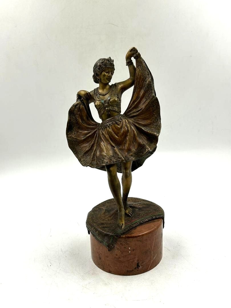 Magnificent Vienna Bronze Sculpture of Odalisque H: 8" W: 3" Austria: We have an in-house shipping department to ensure your post-purchase processing is as easy as possible. We encourage you to call us 561-2129413 or contact carstensgalleries@yahoo.com if you have any f
